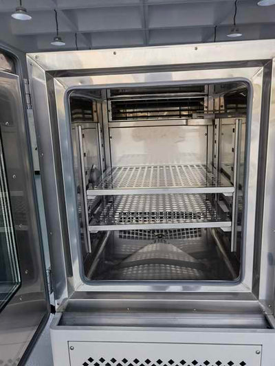 Rapid temperature change test chamber
