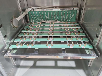 High and low temperature test chamber